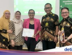 Shahnaz Haque dan 22 Orang Lulus Pelatihan Persiapan Lansia Di FKUI