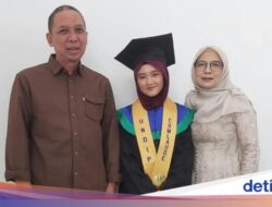 Kisah Inspiratif Annisa, Anak Buruh yang Bersama Sebab Itu Lulusan Terbaik Kedokteran Undip