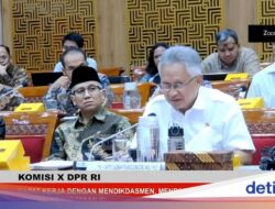 Tunjangan Dosen Non PNS Kena Efisiensi Rp676 M, Mendikti Respons Begini
