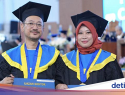 Suami-Istri Ini Wisuda S3 Bareng Di ITS, Di Kampus Dijuluki Habibie dan Ainun