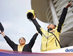 Kisah Haru Riri, Anak Pengemudi Ojol yang Lulus Untuk Undip Di IPK 3,95