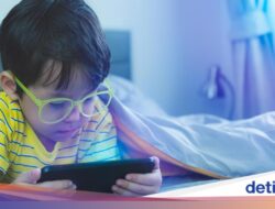 Main Smartphone Sebelumnya Usia 13 Tahun Bisa Picu Masalah Mental Seumur Hidup