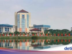 Unesa Beri Beasiswa Mahasiswa Terdampak Bencana Sumatera hingga Lulus