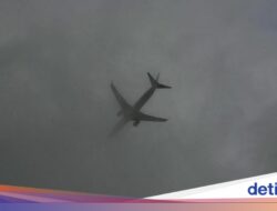 Apa yang Terjadi Jika Pesawat Tersambar Petir? Ini Penjelasan Pilot