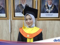 Kuliah Online Bukan Halangan, Asri Syakilla Karena Itu Lulusan Terbaik UT