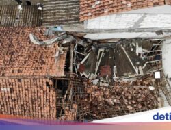 Bangunan Lapuk Tak Terawat, Madrasah Hingga Bogor Ambruk