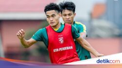 Mikael Tata, Bek Muda Persebaya yang Raih Beasiswa Kuliah