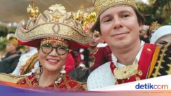 Suami Wamen Stella Lewati Masa Kritis, yang Dipikirkan Paper Fisika & AI