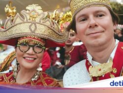 Suami Wamen Stella Lewati Masa Kritis, yang Dipikirkan Paper Fisika & AI