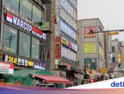 Tarawih Hingga Musala Kampus, Masjid Ramai