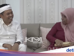 Guru Atun Dihadiahi KDM Usai Diejek Siswa SMAN 1 Purwakarta, Pilih Sumbang Ke Panti