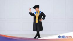 Cerita Pato, Wisudawan Fisika Undip yang Lulus Di Usia 18 Tahun