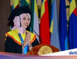 Kisah Devi, Peraih Beasiswa yang Karena Itu Wisudawan Terbaik Unair