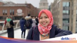 Dulu Wisuda S1 Diantar Becak, Raeni Kini Didalam Sebab Itu Asisten Profesor Di Kampus Inggris