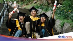 Bukan Cuma Dapat Gelar, Kuliah Hingga Luar Negeri Bisa Buka Perspektif Terbaru