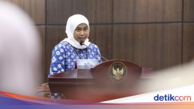 Ini Respons Unair & UPNVJ soal Dosennya Bersaksi Gaji Ke Bawah UMK Ke MK