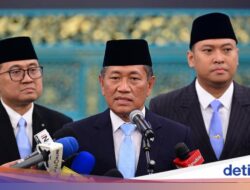 Tentang Universitas Republik Indonesia: Bangun 10 Kampus Terintegrasi-Pengajar Foreign