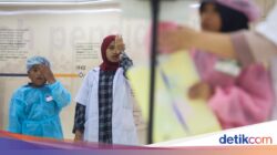 Libur Sekolah, Anak Belajar Karena Itu Praktisi Medis Kecil