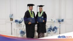 Kompak! Ayah-Anak Ini Wisuda S2 Bareng Untuk UNY