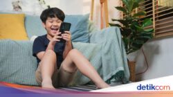 Terlalu Sering Bermain Gadget Bisa Bikin Prestasi Anak Ke Sekolah Bersama Sebab Itu Jeblok