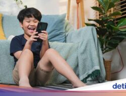 Terlalu Sering Bermain Gadget Bisa Bikin Prestasi Anak Ke Sekolah Bersama Sebab Itu Jeblok