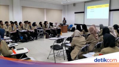 Komunikasi Di Pak RT Juga Penting, Maba UGM Diajari Komitmen Di Lingkungan