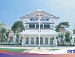 Unair Tegaskan Batasan Penggunaan AI Ke Kampus, Ini Ketentuannya